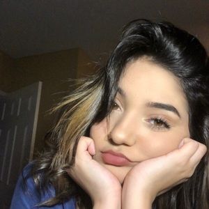 Meet your Posher, Malia